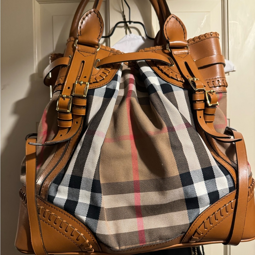 Burberry runway bag